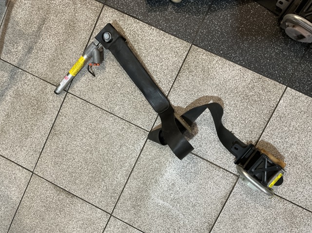 Ремень безопасности передний левый 86885BH15A NISSAN