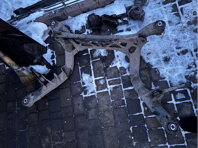 Балка задней подвески поперечная 8K0505235AL VAG