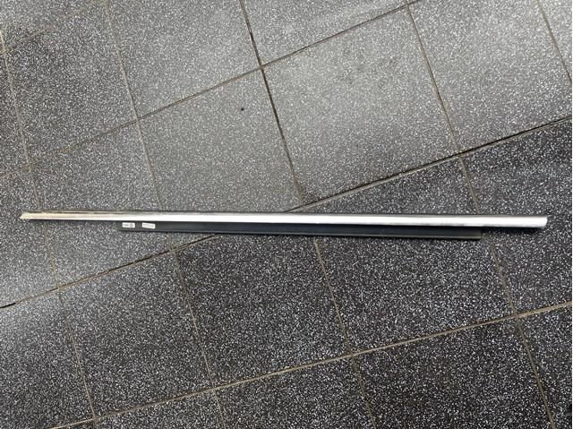 Молдинг опускного стекла двери передней, левой 8K0853283J2ZZ VAG