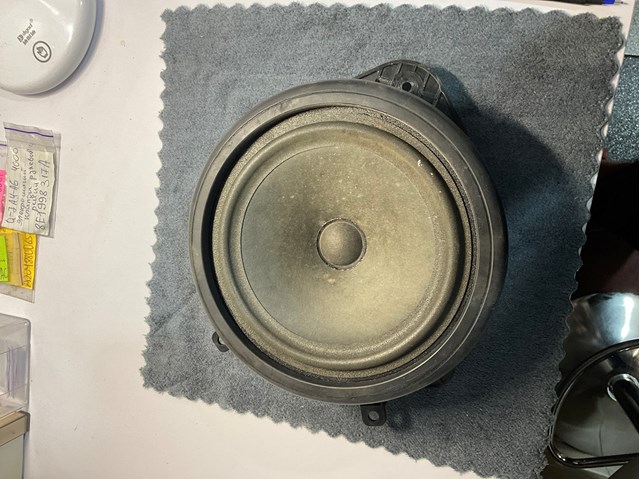 Динамик передней двери 8P0035411C VAG