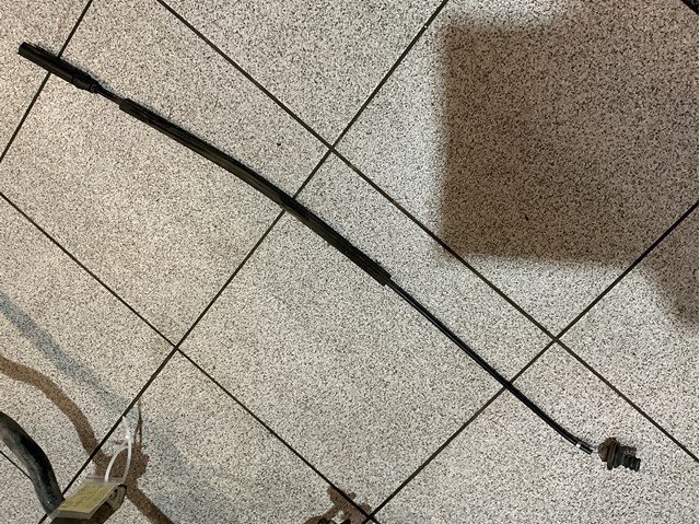 Трос открытия капота 8P0823535C VAG