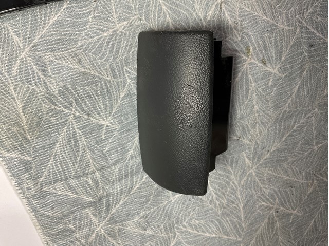 Пепельница центральной консоли 8P0857961 VAG