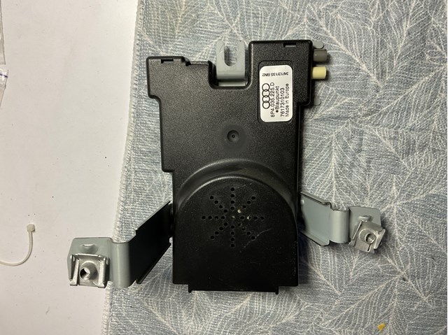 Усилитель сигнала антенны 8P4035225D VAG