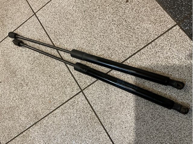 Амортизатор крышки багажника 8R082755203S VAG