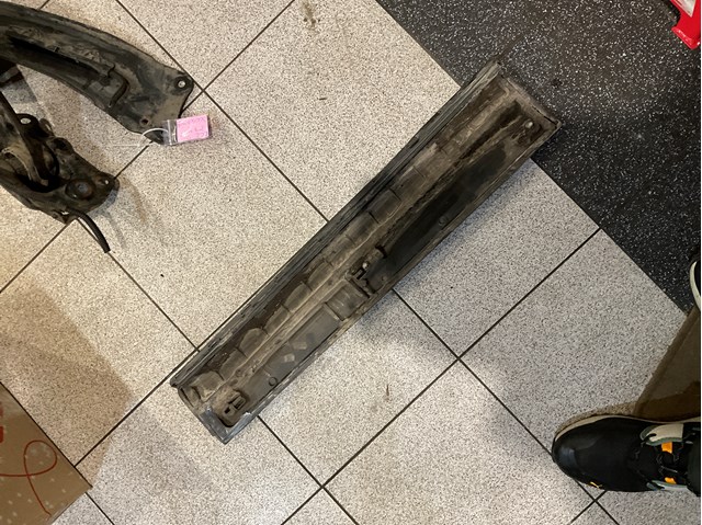 Накладка двери задней левой нижняя 8R0853969E VAG
