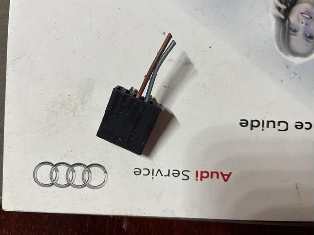 8R0973605 VAG купить в Полтава