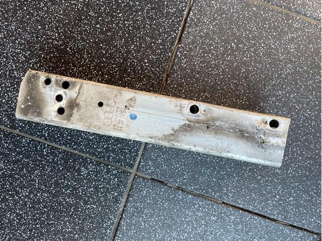 Кронштейн усилителя заднего бампера 8T0807331 VAG