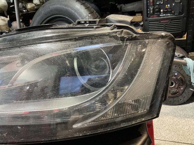 VAG 8T0941029 Фара левая в наличии Ирпень