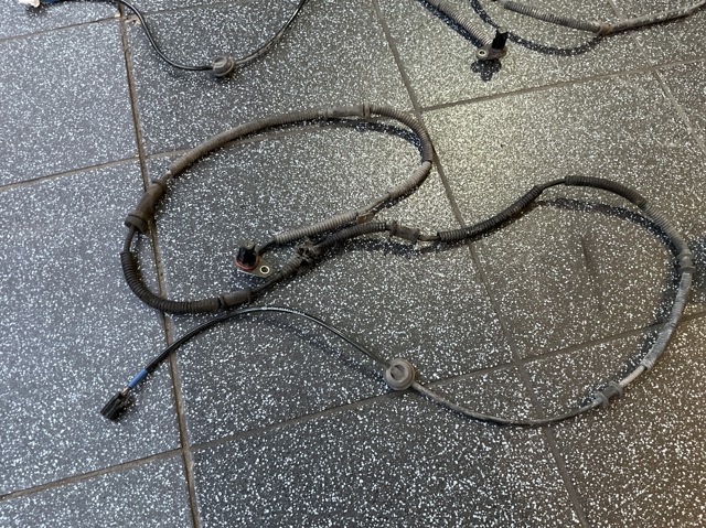 Датчик ABS задний правый 956813E310 HYUNDAI
