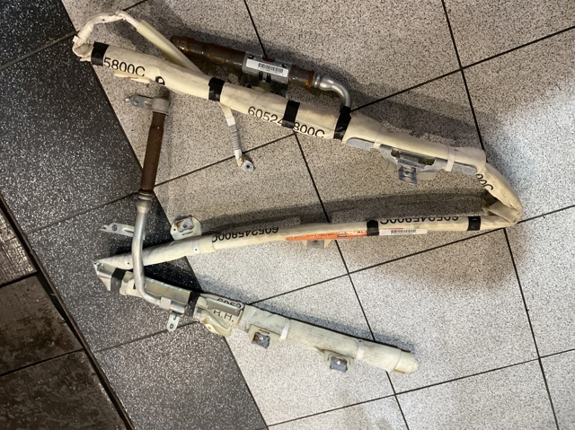 Шторка боковая правая 985P0EA10A NISSAN
