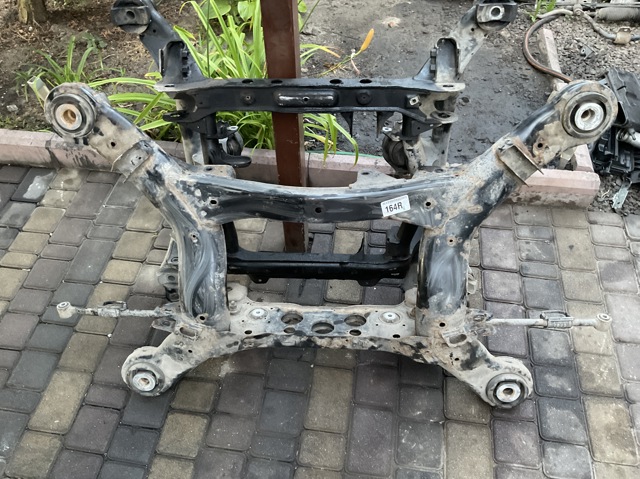 Балка задняя A1643500132 MERCEDES