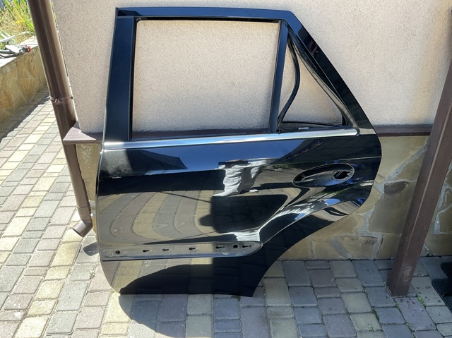 Дверь задняя, левая A1647300705 MERCEDES