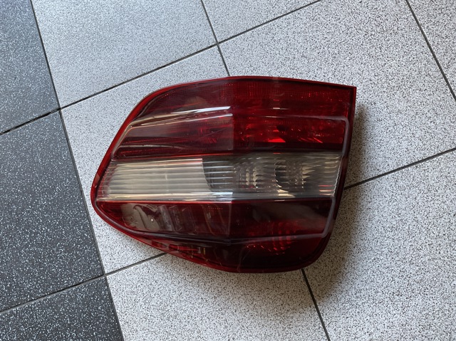 Задняя правая фара A1649061200 MERCEDES