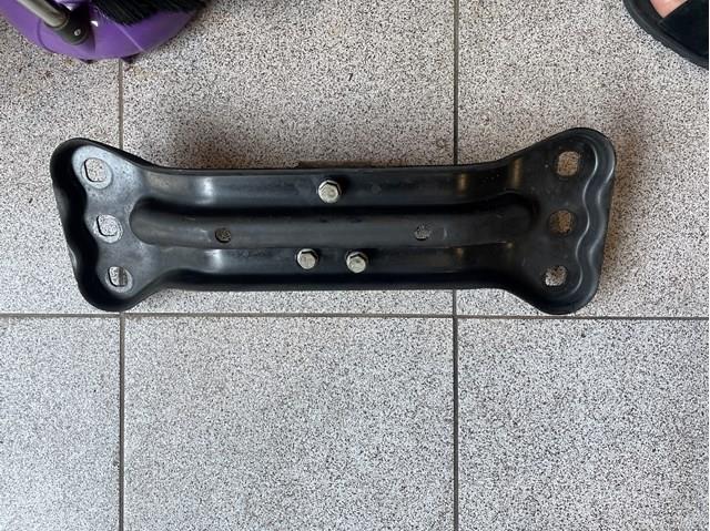 A2042420501 MERCEDES Балка крепления коробки передач купить в Ирпень