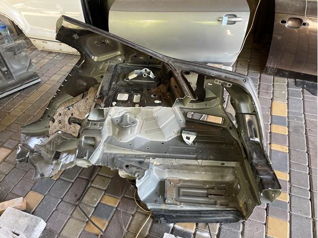 MERCEDES A2046301021 Крыло заднее правое в наличии Харьков
