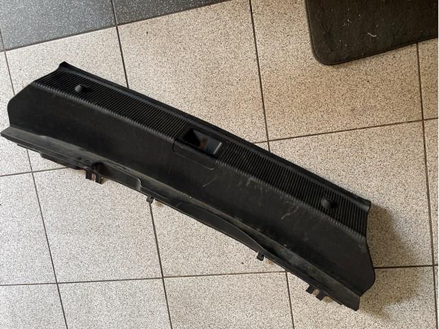 Облицовка задней панели багажника A2046900825 MERCEDES