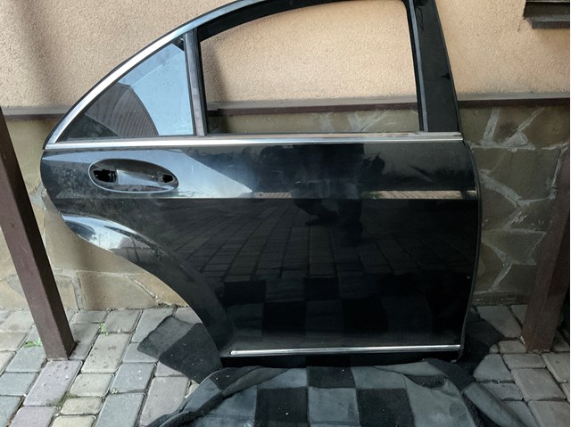 Дверь задняя в сборе A2217300605 MERCEDES