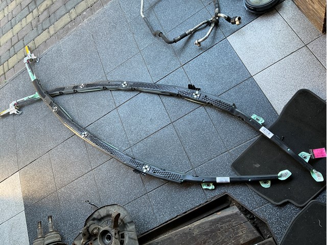 Шторка боковая правая A2218600805 MERCEDES