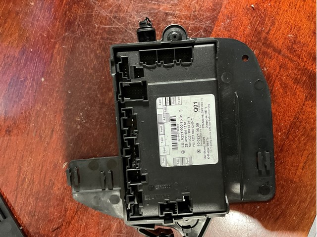 Блок комфорта передней двери A2219007601 MERCEDES