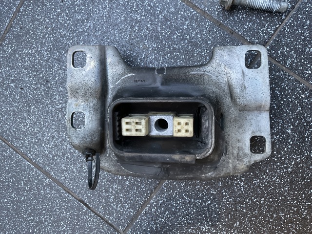 AV617M121 FORD купить в Черновцы
