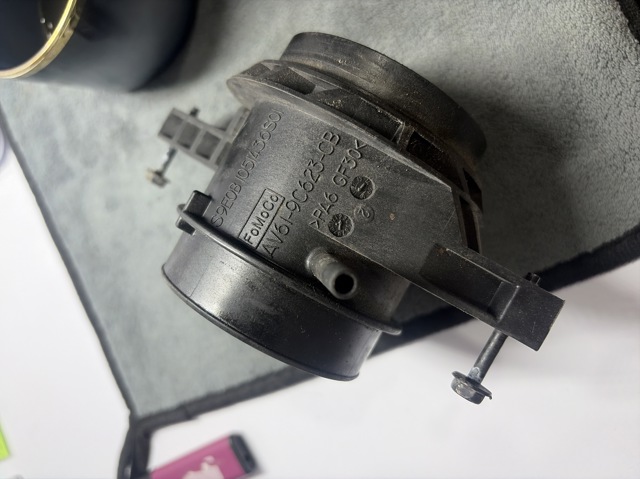 AV619C623CB FORD Выпускной патрубок воздушного фильтра купить в Винница