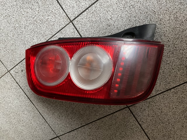 Задняя левая фара B6555AX720 NISSAN