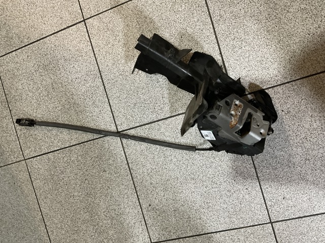 Замок задней правой двери  Ford Focus 3
