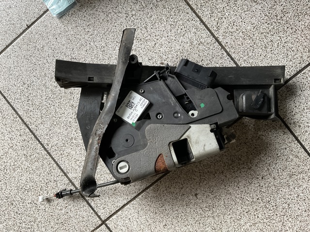Замок задней левой двери BM5AA26413AC FORD