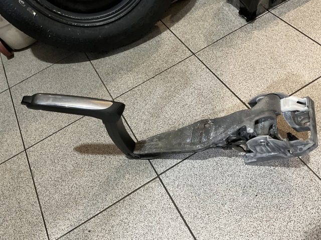 Привод стояночного тормоза (управление ручным тормозом) BV612780AF FORD
