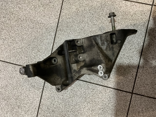 Крепление генератора CPLA10239AB LAND ROVER