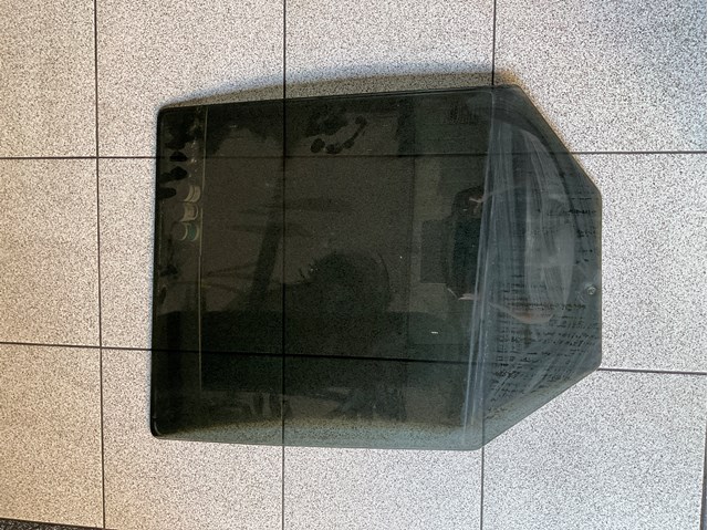 Стекло заднее левое CVB500210 LAND ROVER