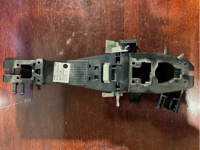 Держатель наружной ручки двери, передней левой CXF500053 LAND ROVER