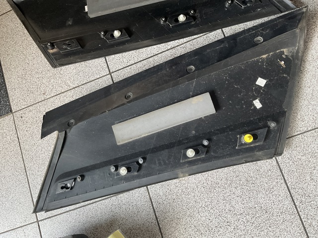 LAND ROVER DDH000082PNP Накладка стойки кузова внешняя задняя правая в наличии Сумы