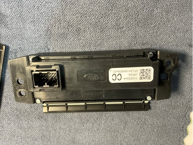 LAND ROVER DPLA18A828CC в наличии Хмельницкий