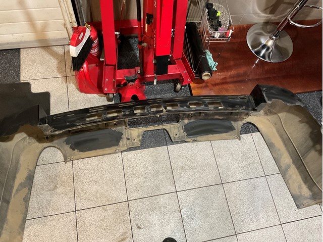 Бампер задний DQC500071 LAND ROVER