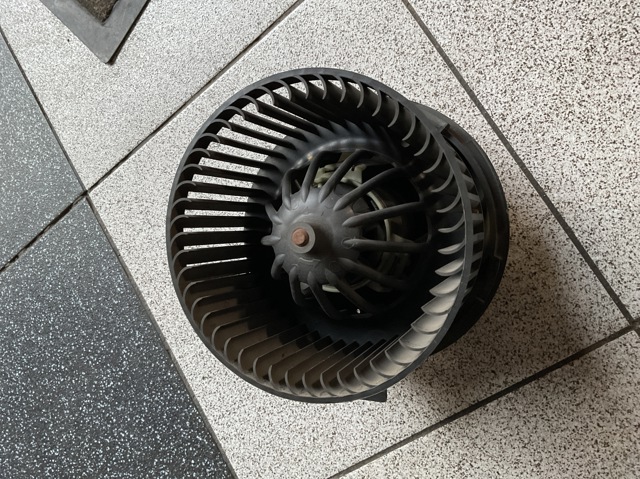 F667217D NISSAN Мотор вентилятора печки (отопителя салона) купить в Украина