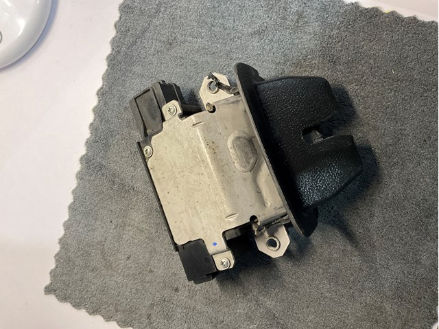 Замок крышки багажника FQR500021 LAND ROVER