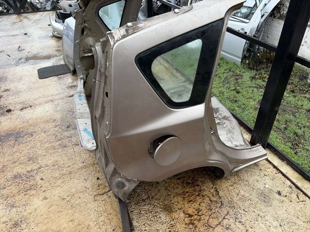 Крыло заднее правое G81009U0M0 NISSAN