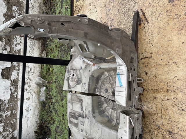 G81009U0M0 NISSAN Крыло заднее правое купить в Харьков