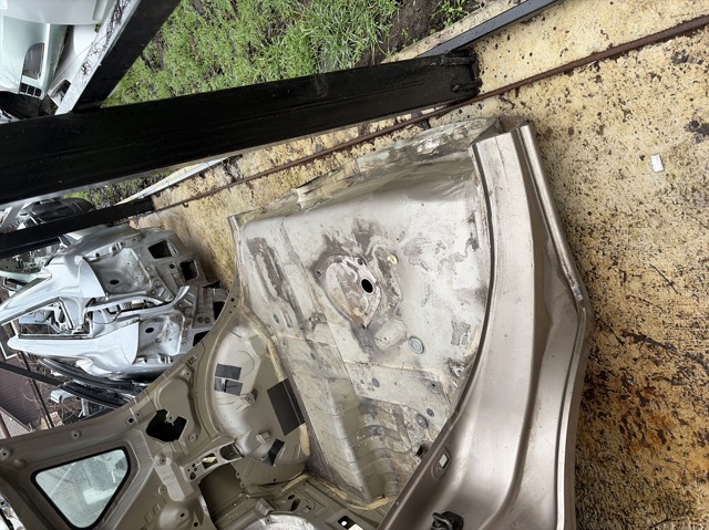 G81009U0M0 NISSAN Крыло заднее правое купить в Кривой Рог