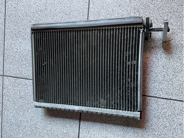 Радиатор испарителя кондиционера JQB500010 LAND ROVER