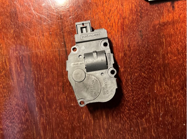 K9749005 MERCEDES Привод заслонки печки купить в Черновцы