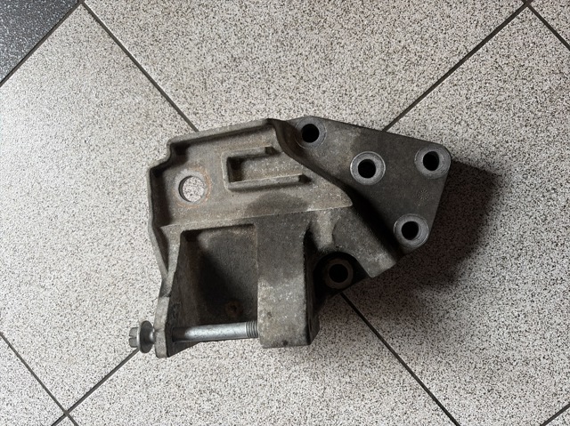 LAND ROVER LR004510 в наличии Тернополь