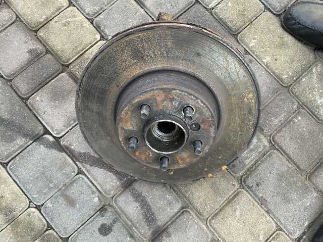 LR010678 LAND ROVER Цапфа (поворотный кулак) передний левый купить в Каменское
