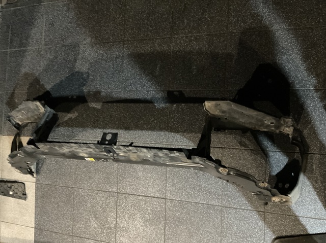 LAND ROVER LR022102 Суппорт радиатора верхний (монтажная панель крепления фар) в наличии Николаев