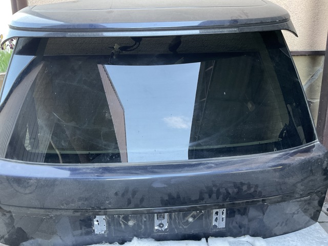 Стекло третьей/пятой двери LR034268 LAND ROVER