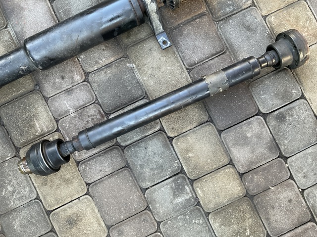 Вал карданный переднего моста LR034513 LAND ROVER