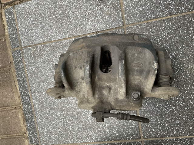 Супорт тормзной LR047905 LAND ROVER