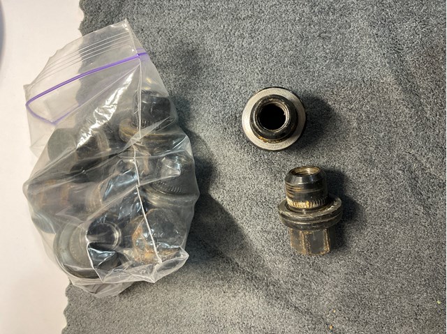 LAND ROVER LR068126 Гайка колесная в наличии Каменское