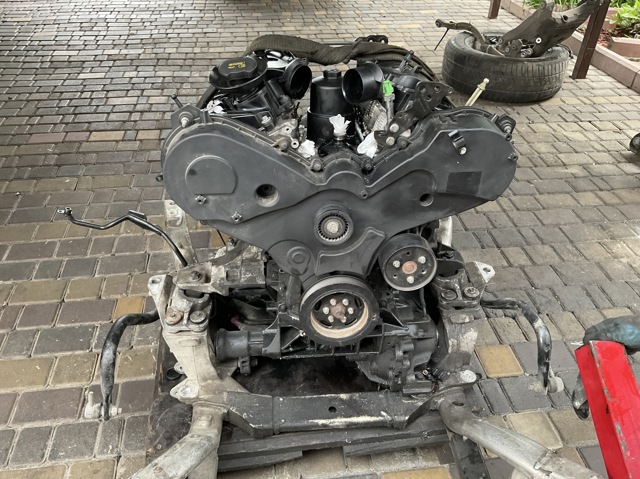 Двигатель в сборе LR106166 LAND ROVER